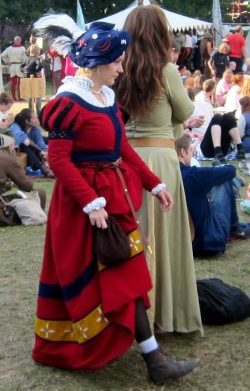 Знатная дама в средневековом  г. Висбю.  Ост. Готланд. Швеция. (Фото Лимарева В.Н.)