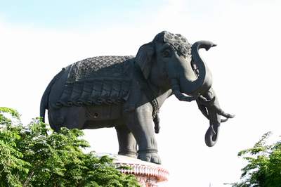 Трехголовый слон. Банкок.Таиланд.( фото Лимарева Олега) 