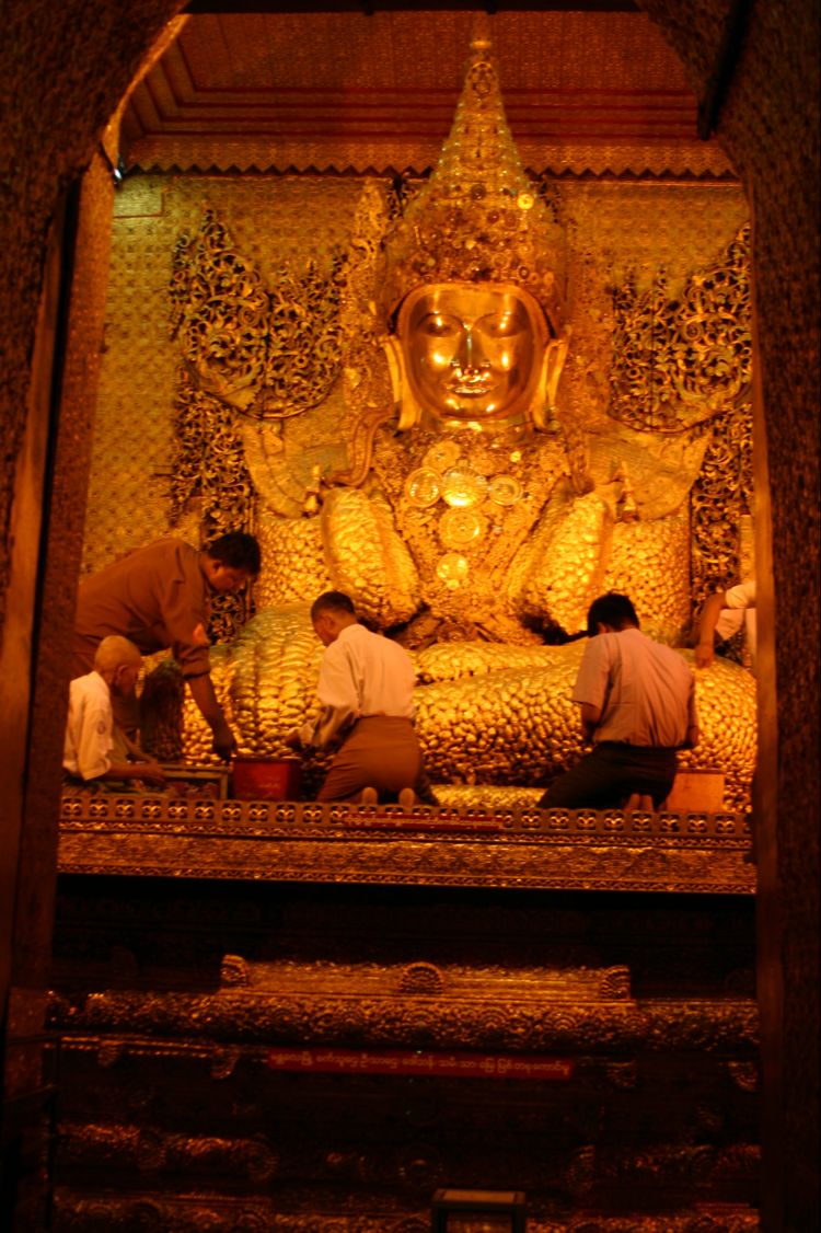 Золотой Будда.(Мандалай. Мьянма.) (фото Лимарева Олега)