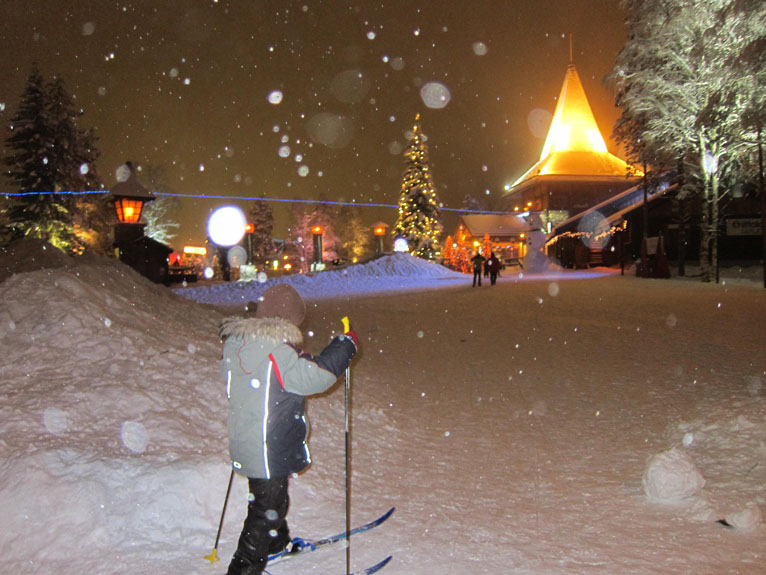 Лыжник. Резеденция Санта-Клауса в Лапландии. (фото Лимарева В.Н.)
