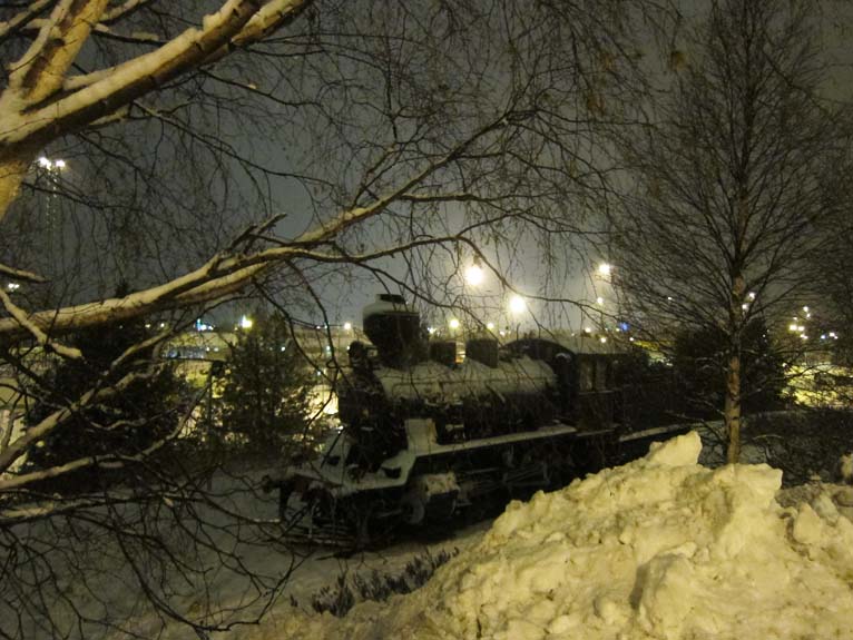 Паровоз у вокзала в Рованиеми.  Лапландия. (фото Лимарева В.Н.)