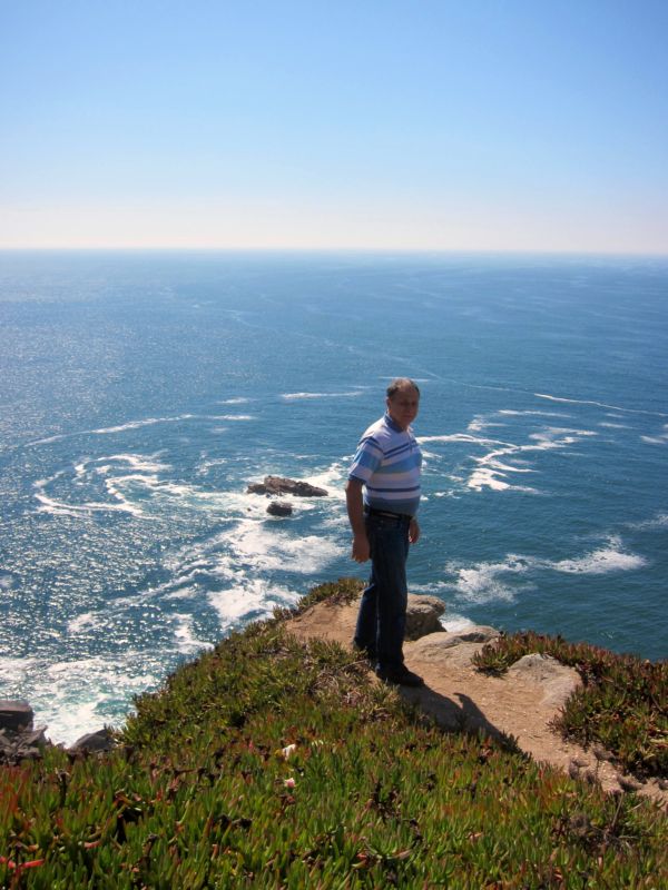 Я (Лимарев В.Н.) на краю Европы. (  Португалия.  Фото Лимаревой Елены.) 