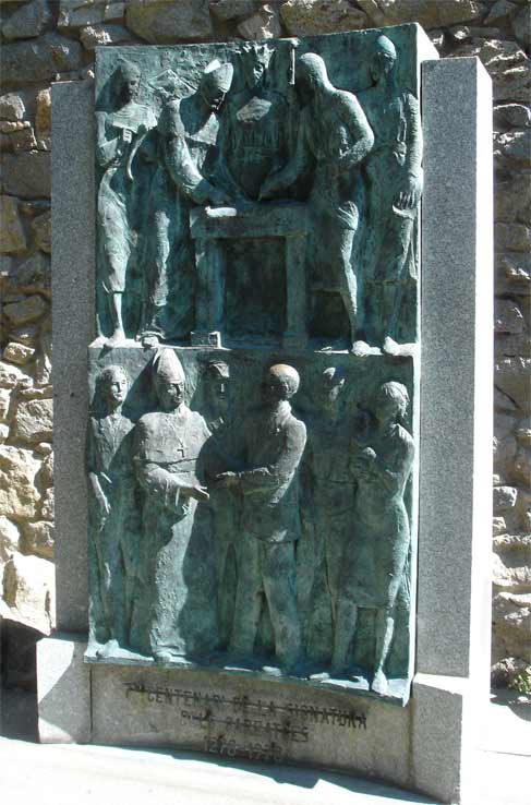 Памятник придания Андорре в 1278 году особого статуса.  Андорре де Велья. (фото Лимарева В.Н.) 