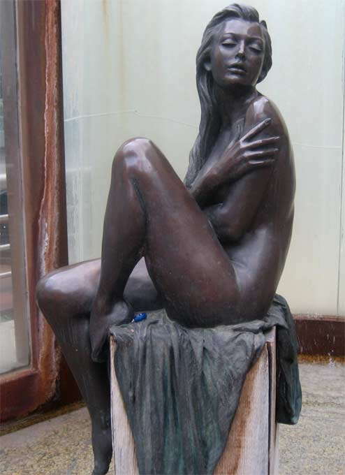 Обнаженная.  Скульптура Андорра де Велья.  (Фото Лимарева В.Н.) 